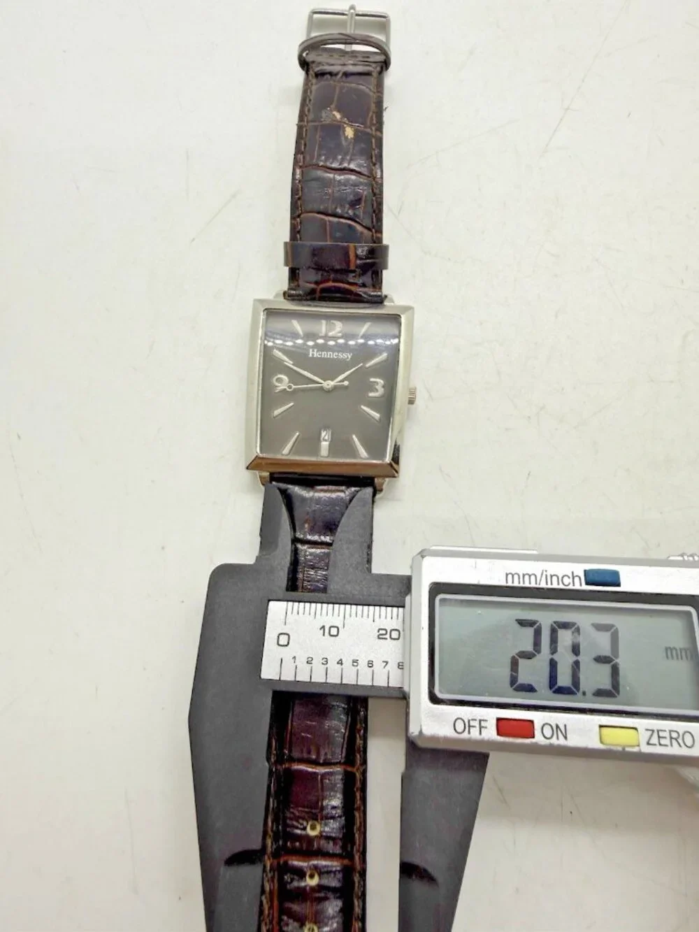 Hennessy Grande Champagne XO Cognac Men's Watch Silver Tone Brown Leather Date